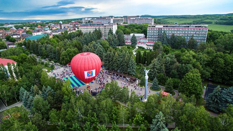 Парк санатория «Виктория» в Ессентуках — фото 4 — фото 2